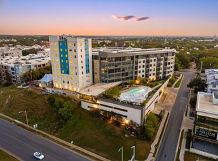 800 Embassy Dr APT 204, Austin, TX 78702