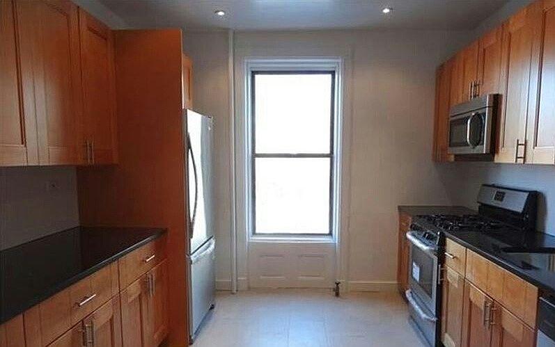 1st image of 276 Carlton Ave