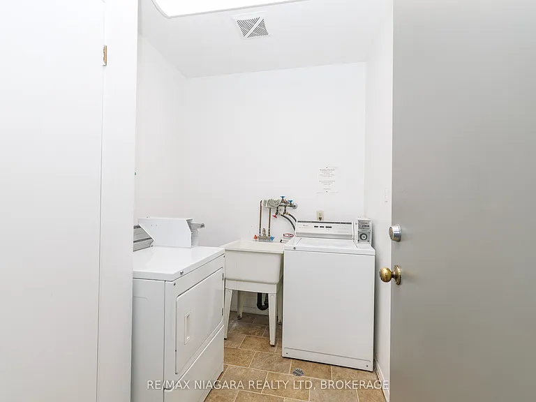 2 Lewis St #9 — Photo 16