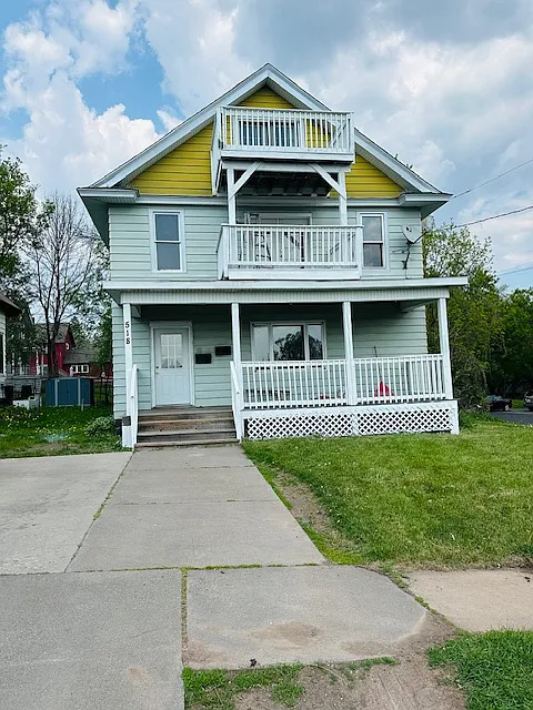 518 N 15th Ave E