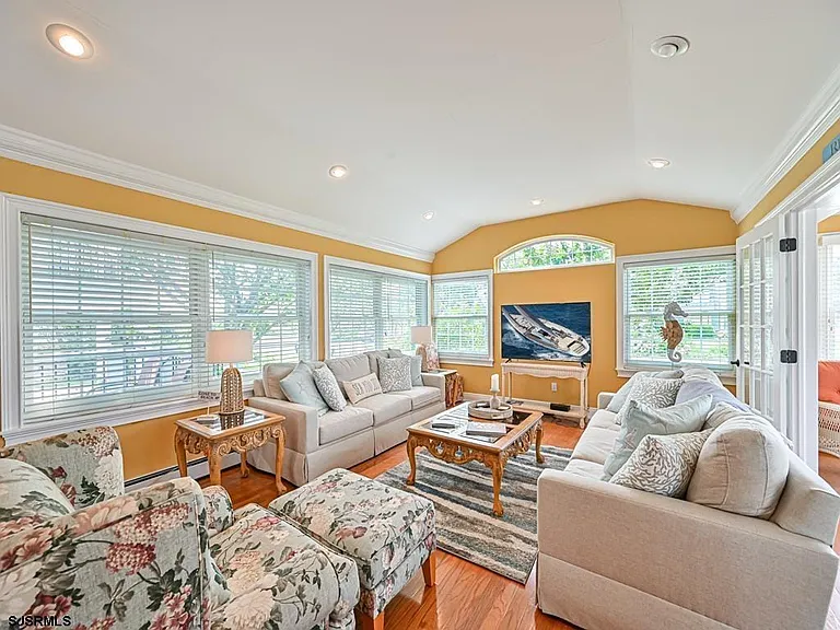 2304 Ocean Ave — Photo 6
