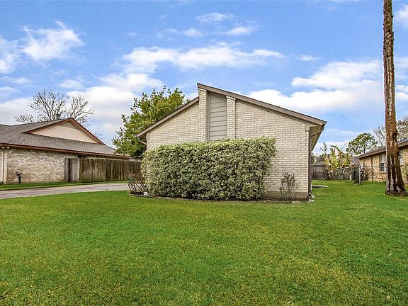 4th image of 4506 Haiti Ln