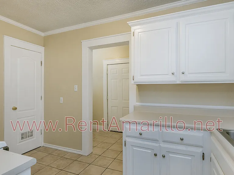 1624 S Ong St — Photo 7