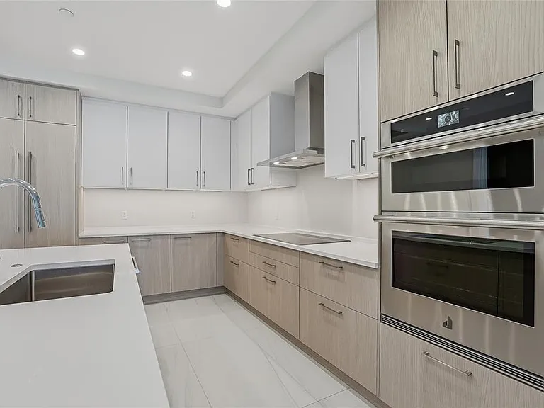 275 1st Ave S #1003 — Photo 50
