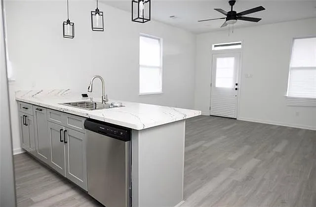 3109 Metropolitan St — Photo 2