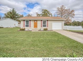 12 Bennett Dr, Monticello, IL 61856