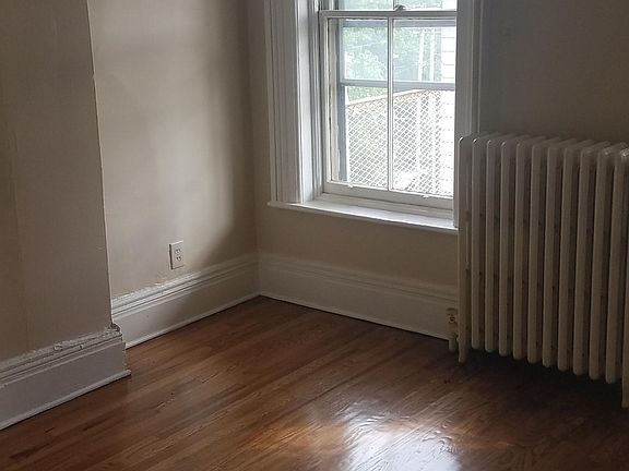 5th image of 8 Irving St Floor 2