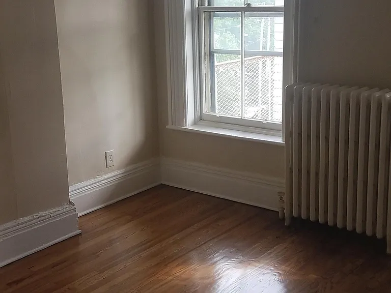 8 Irving St #2 — Photo 5