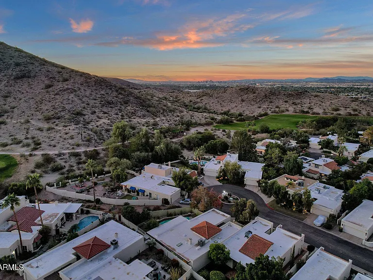 4611 E Desert Dr — Photo 58