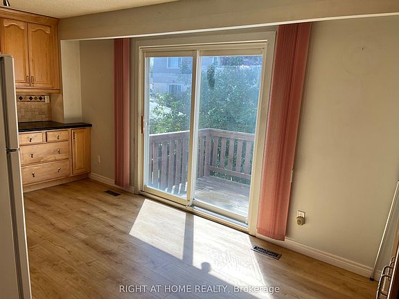 5th image of 70 Carisbrooke Ct