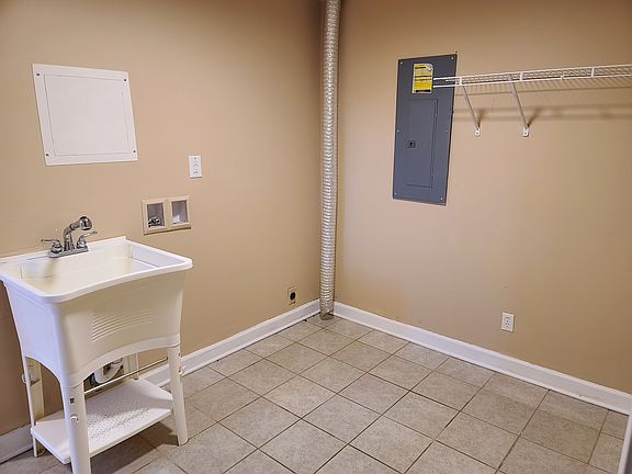 5th image of 5513 Arapaho Dr