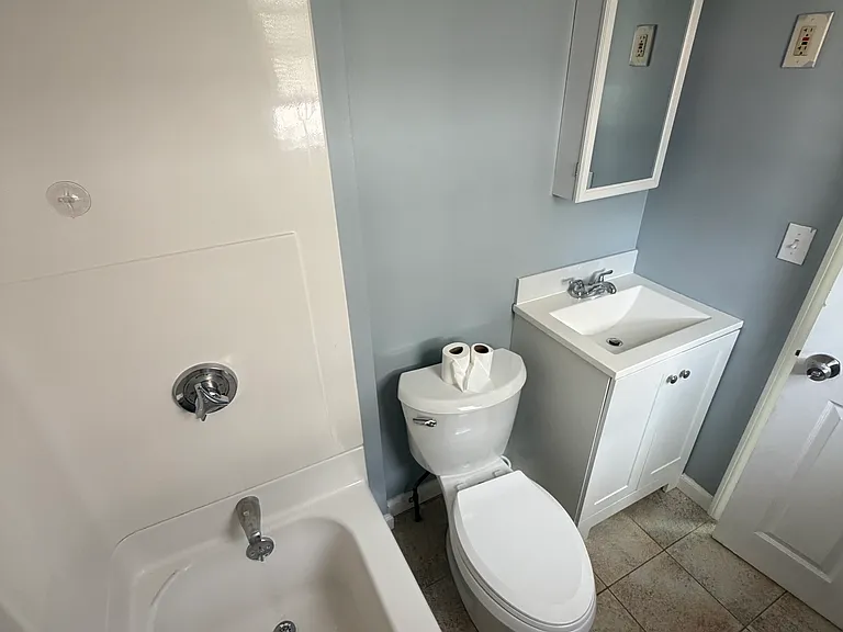 654 3rd St #1 — Photo 9