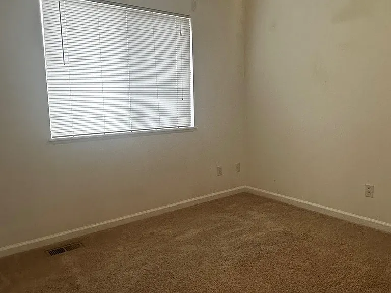 3345 Saratoga St #B — Photo 12