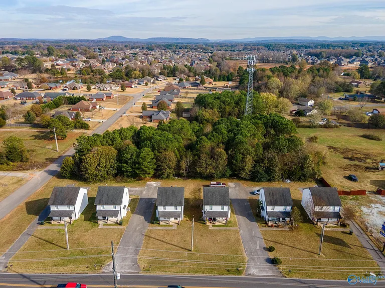 6975 Wall Triana Hwy — Photo 25
