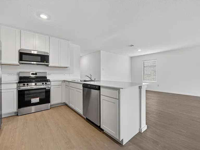 2051 Stable Ln — Photo 3