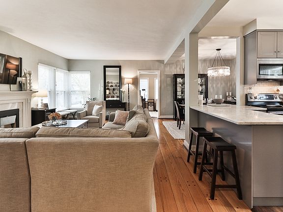 3rd image of 101 Elm Ave