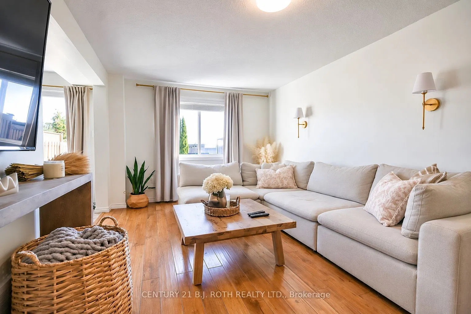 3 bed, $2,500 — Photo 2