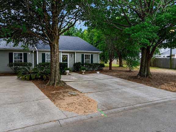 2nd image of 1407 Amanda Park Ln