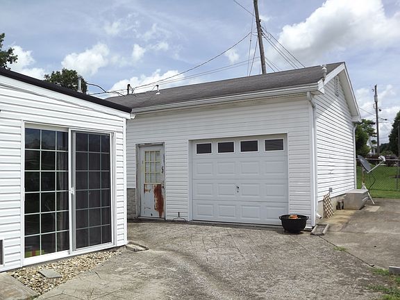 Garage & bonus room door