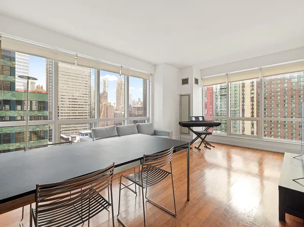 350 West 42nd Street image 1 of 4