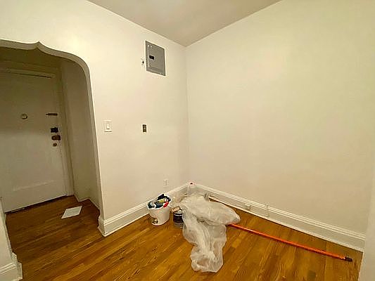 2nd image of 2846 34th St APT 2b