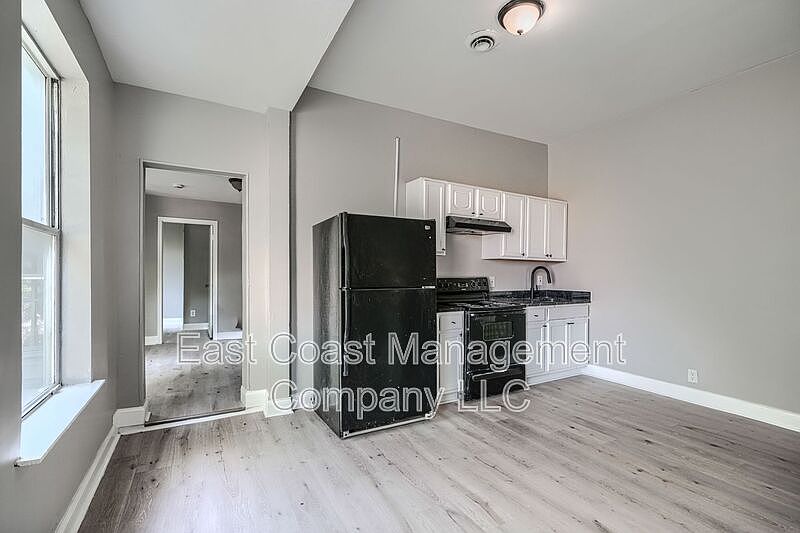 1st image of 332 S Franklintown Rd #2