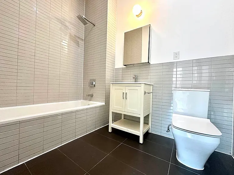 66 Linden St #1A — Photo 6