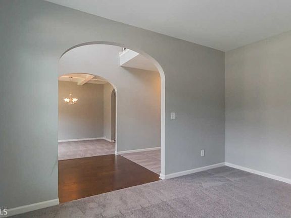 3rd image of 3712 Zoey Lee Dr