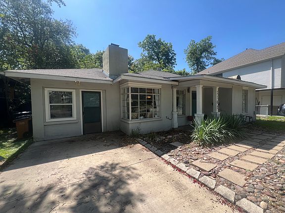 Driveway/Front