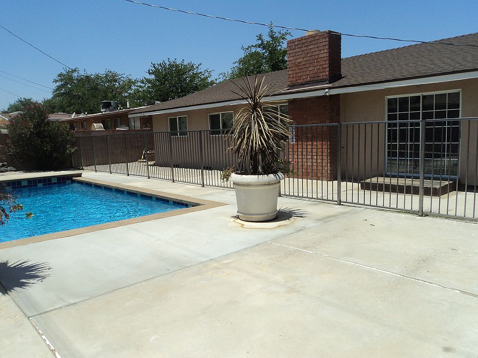 2nd image of 1244 E Avenue R4