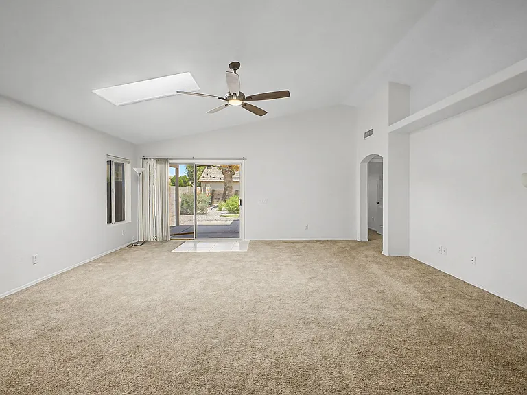 1211 N Jackson St — Photo 10