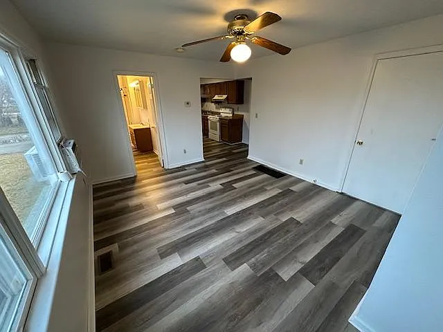 517 Drury Ln — Photo 5