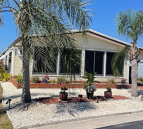 Front Lanai 