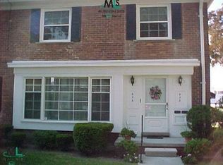 638 Cadieux Rd, Grosse Pointe, MI 48230