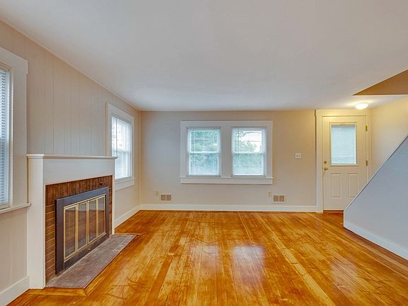 5th image of 38 Central St