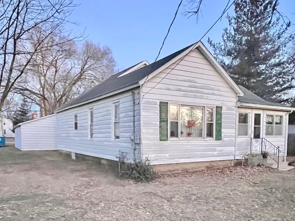 925 8th St, Erie, IL 61250