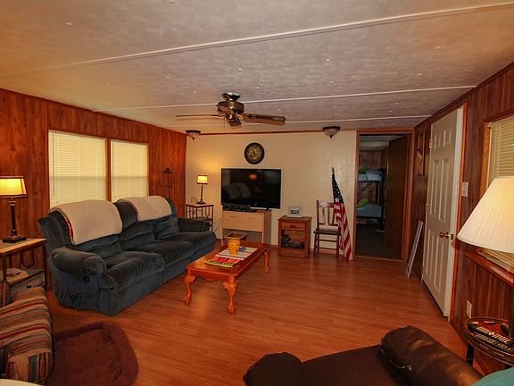 4th image of 818 Caribbean Dr