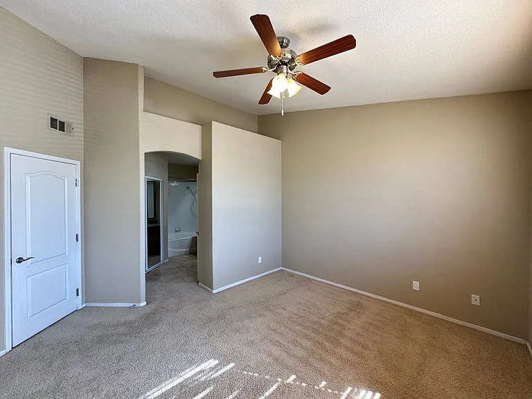 1621 Queen Victoria St #201 — Photo 12