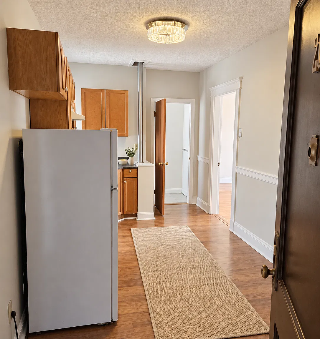 2 bed, 600 sqft, $2,830 — Photo 2