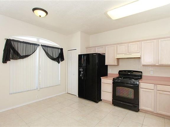 3rd image of 449 Jaybee Ave