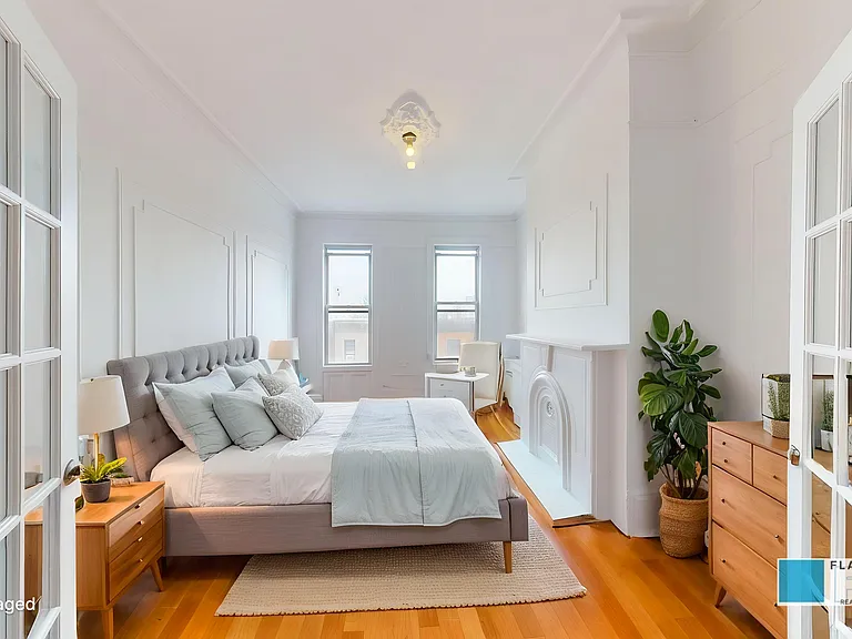 90 Berry St #4L — Photo 1