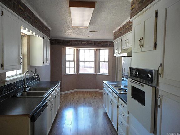 11th image of 6109 Indian Hills Dr