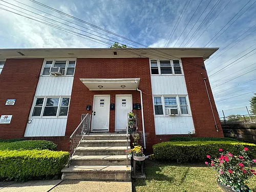308 Columbus Pl Photo 1