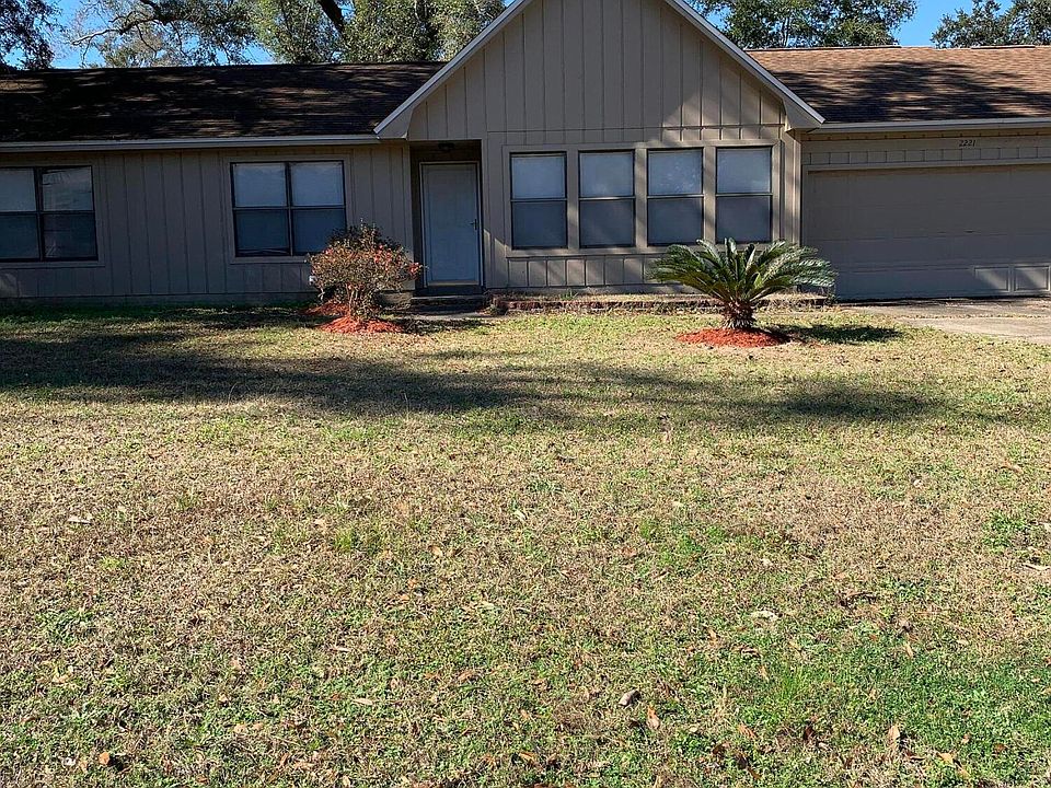 1st image of 2221 Gloria Cir