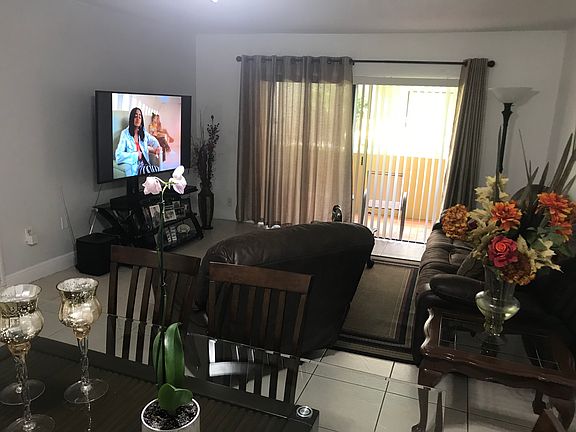 4th image of 10421 N Kendall Dr APT C105