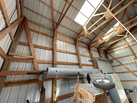 5th image of 255 Waverly Pl
