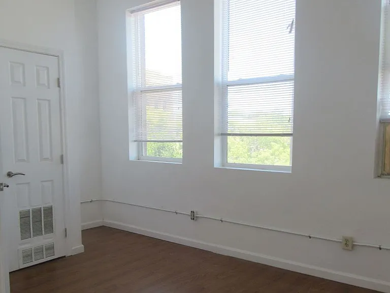 132 W. Sycamore St. — Photo 6