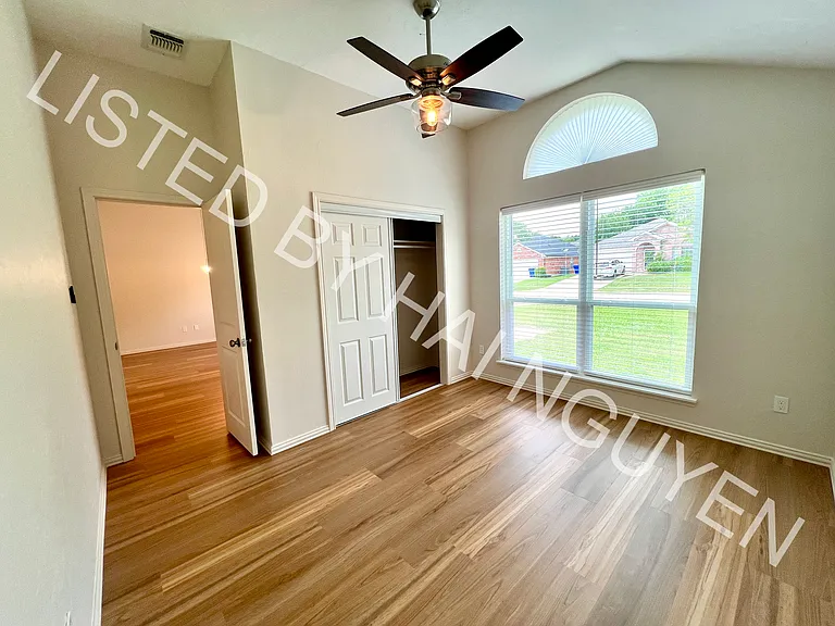 1602 Crestmeadow Ln — Photo 5