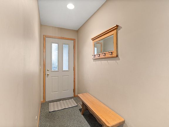 3rd image of 893 Greenfield Dr