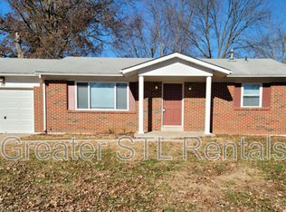 13 Griffin Dr, Saint Peters, MO 63376